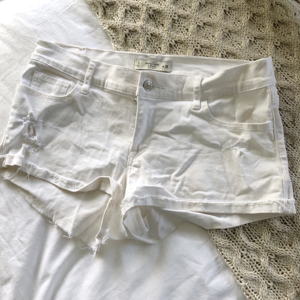 Abercrombie & Fitch white denim